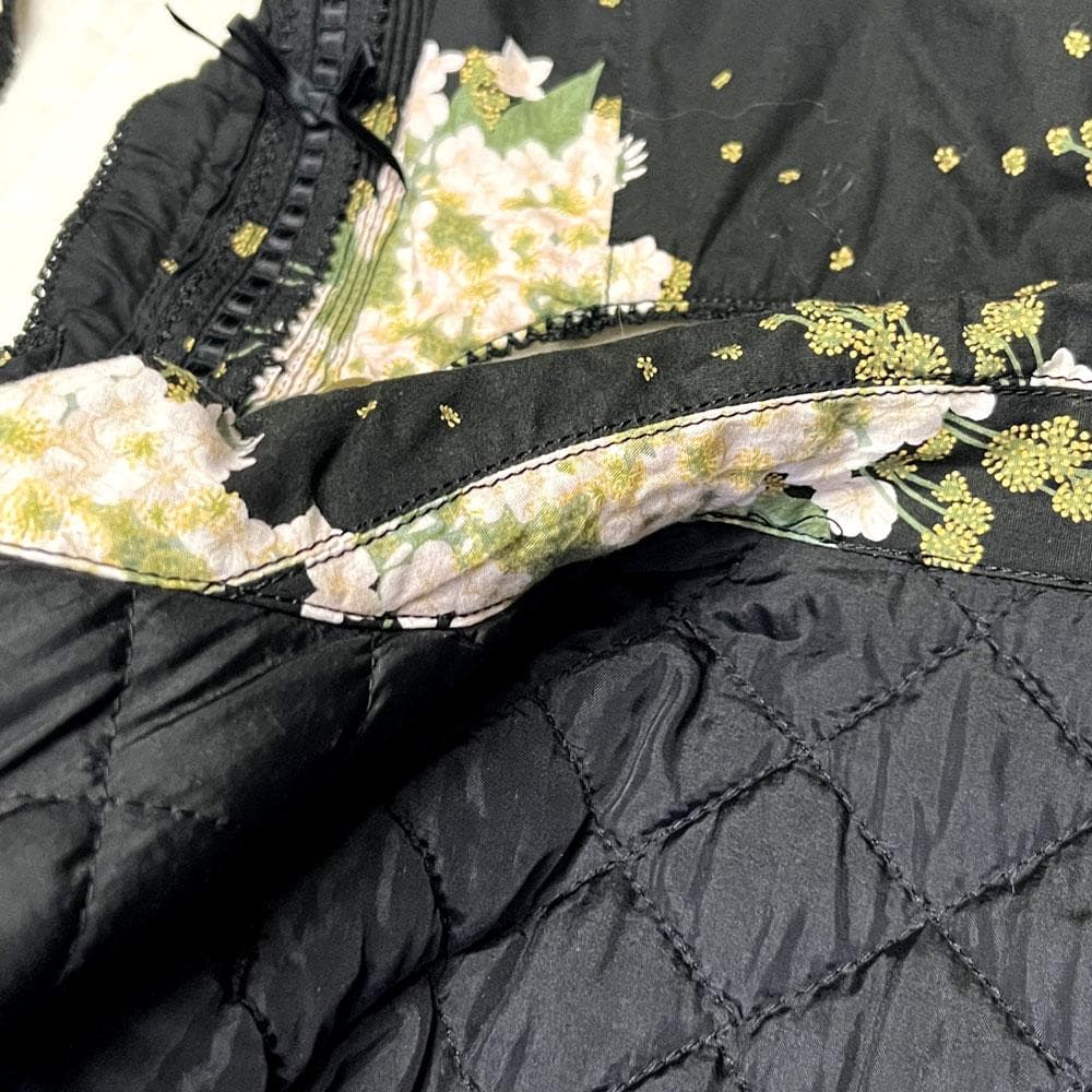 美品 ピンクハウス キルティング フード ブルゾン ブーケ ピコフリル リボン