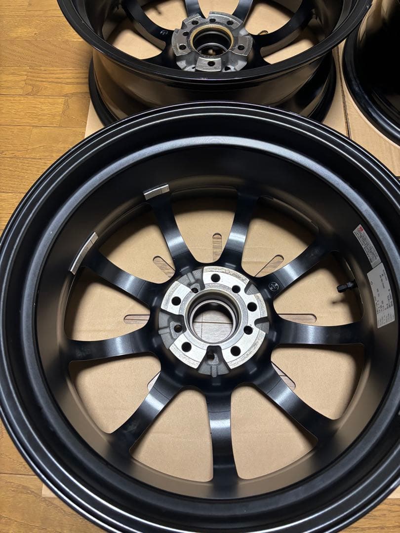 ワークエモーション D9R 18×7.5J+38 PCD114.30-5H 4本