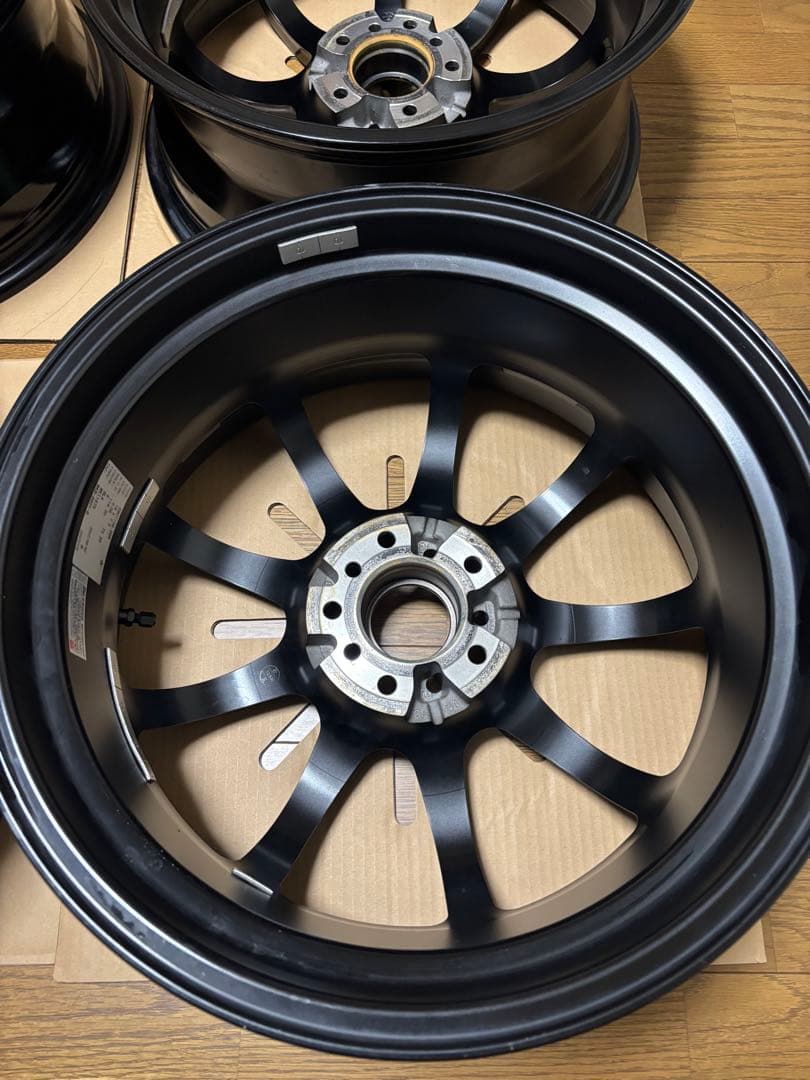 ワークエモーション D9R 18×7.5J+38 PCD114.30-5H 4本