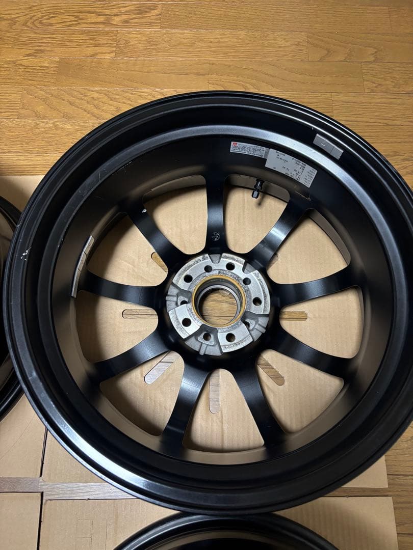 ワークエモーション D9R 18×7.5J+38 PCD114.30-5H 4本