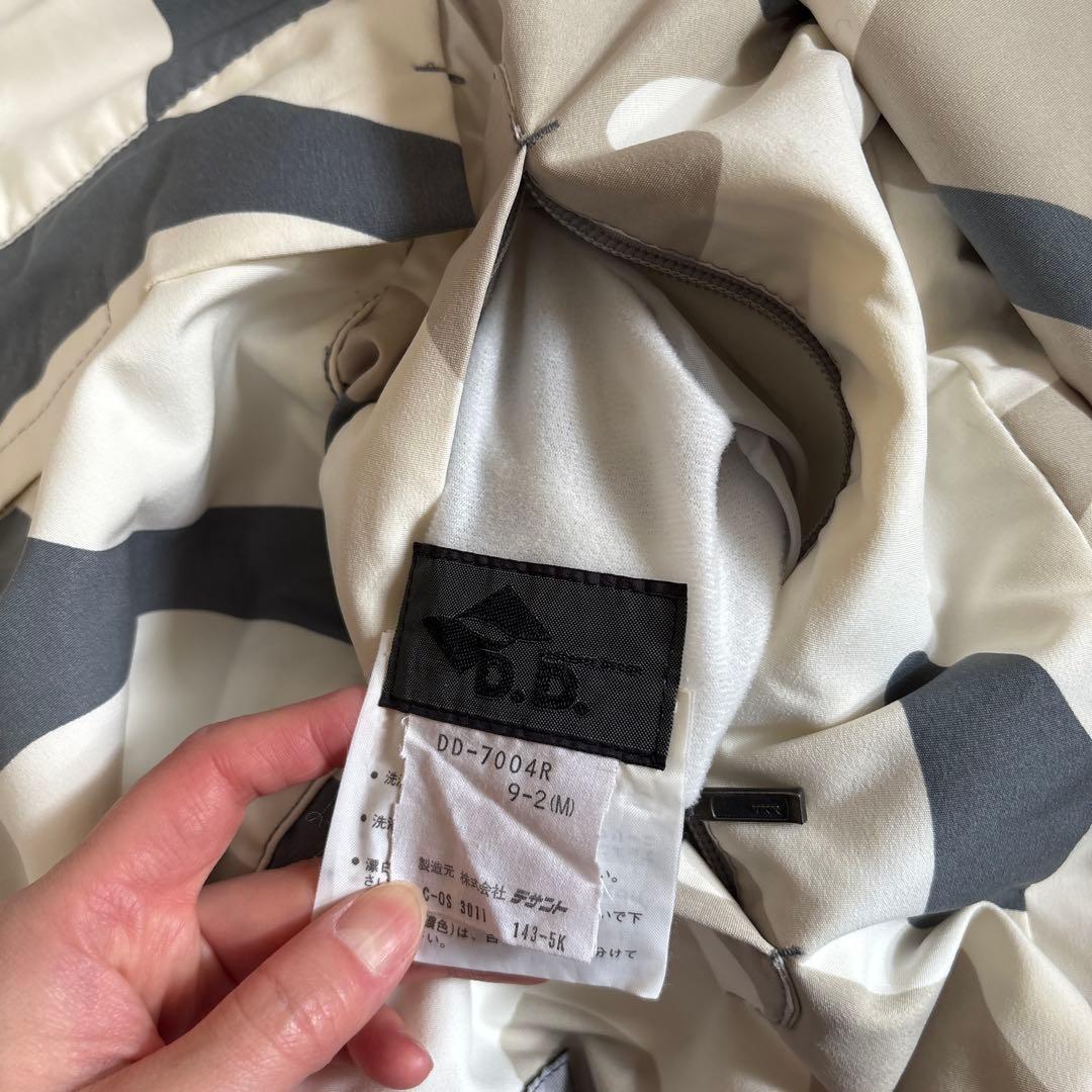 【美品】ホワイト・グレー迷彩 スノーボードウェア D.D.