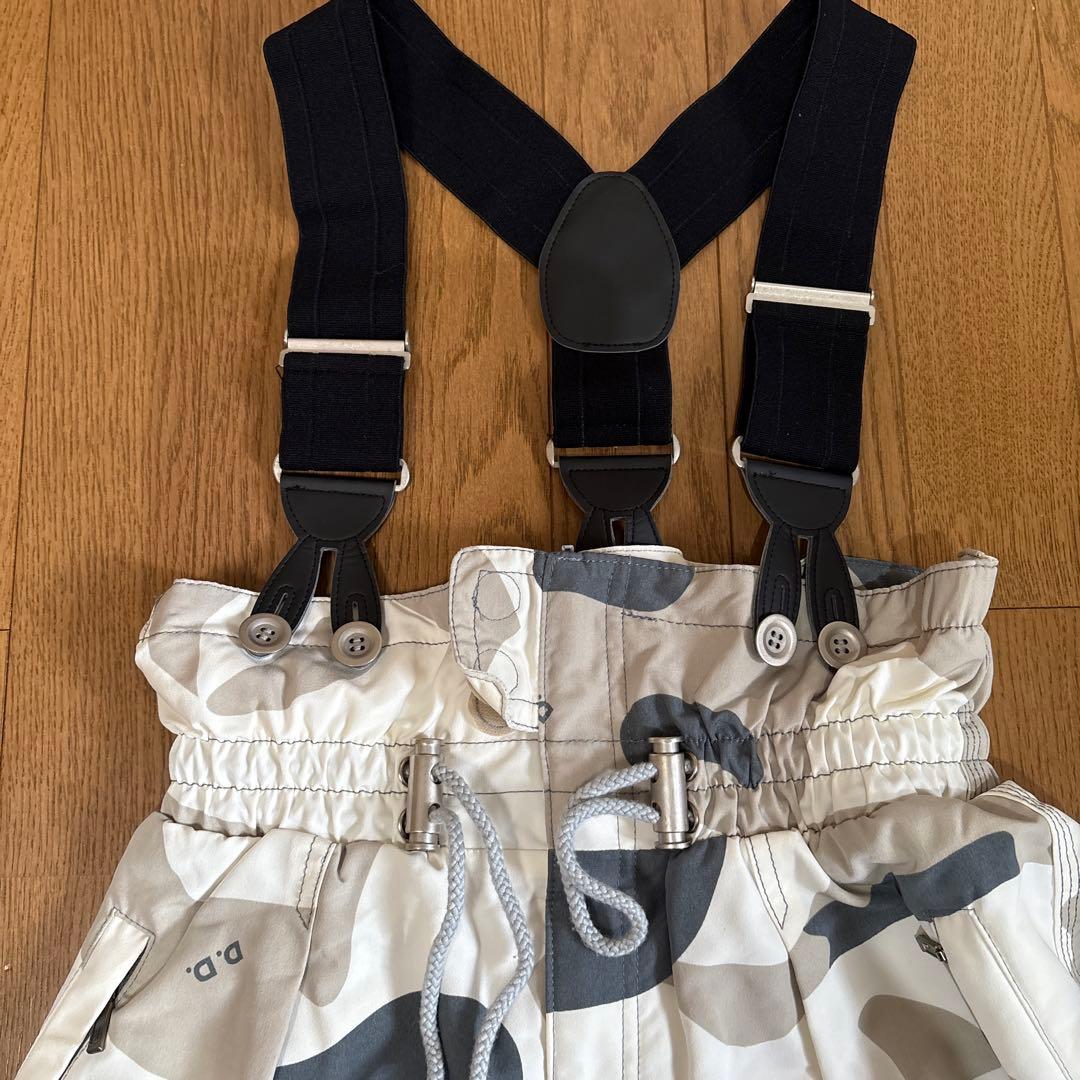 【美品】ホワイト・グレー迷彩 スノーボードウェア D.D.