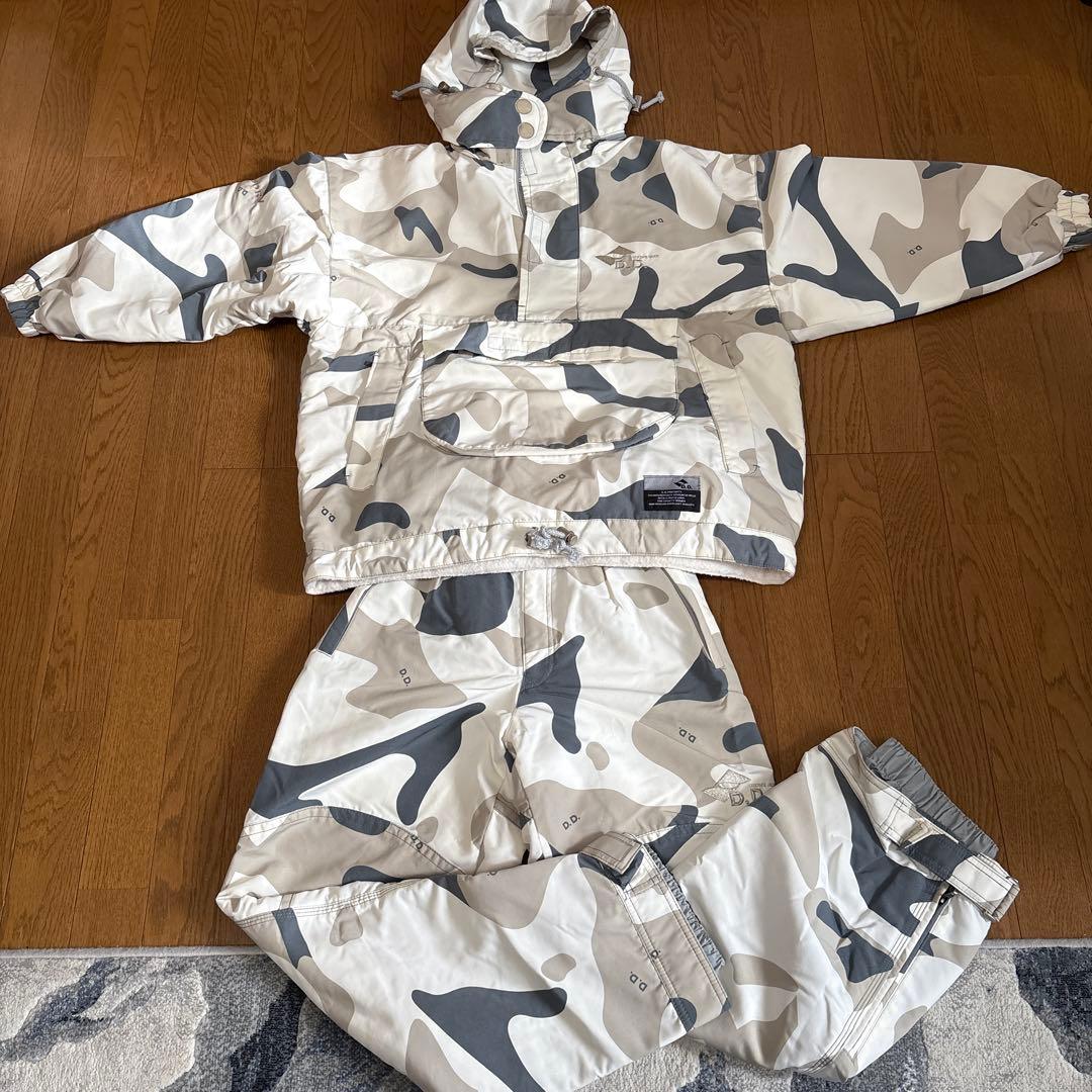 【美品】ホワイト・グレー迷彩 スノーボードウェア D.D.