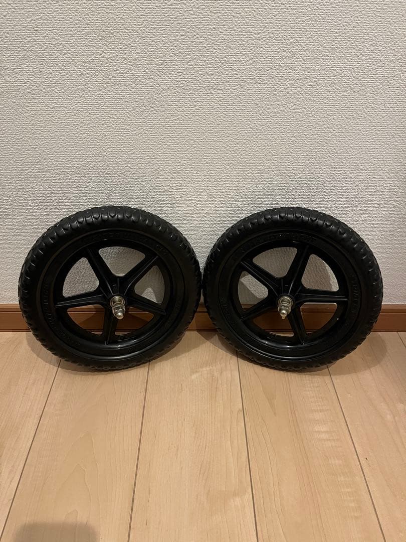 未使用タイヤ付　STRIDER バランスバイク イエロー　12インチ