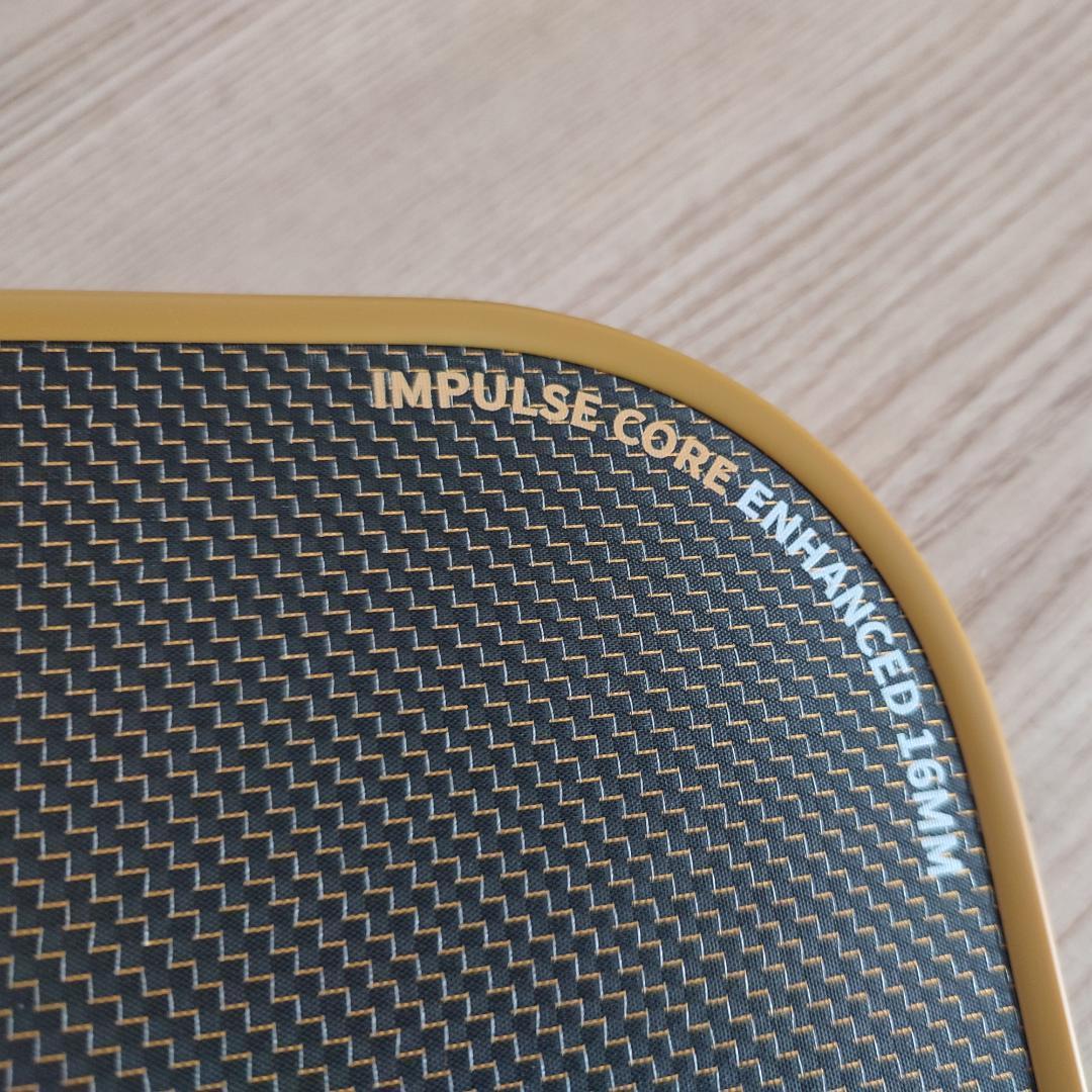 ピックルボール パドル チタン 生カーボンファイバ 黄金色