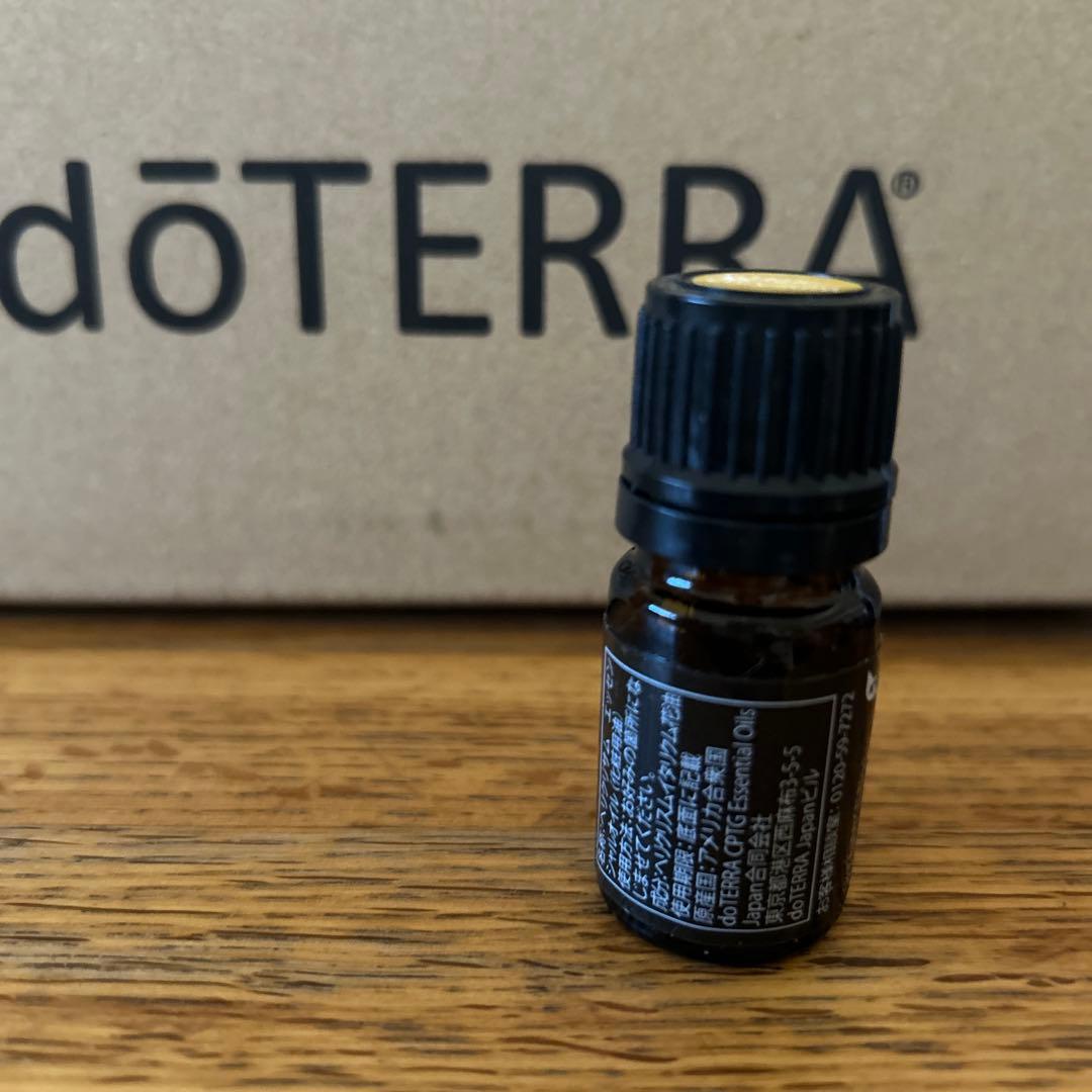 新品未開封　doTERRA ヘリクリサム 5mL