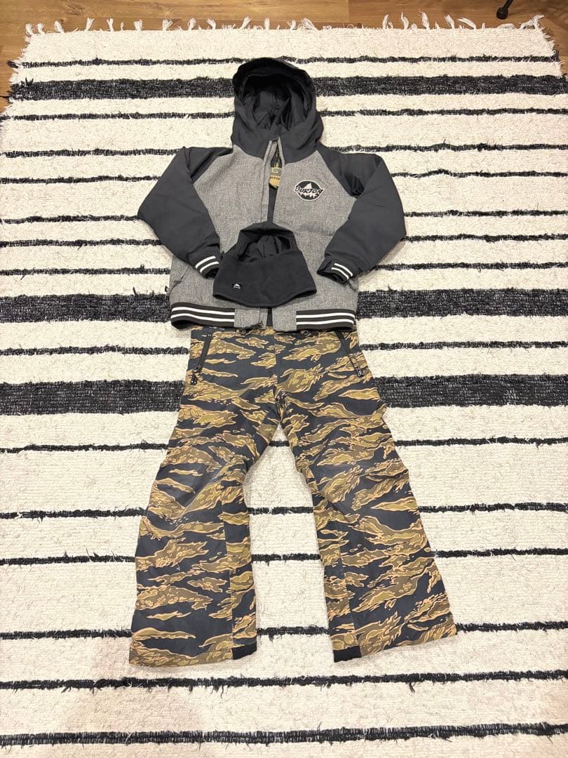 BURTON 迷彩柄 ジャケットとパンツセット Sサイズ