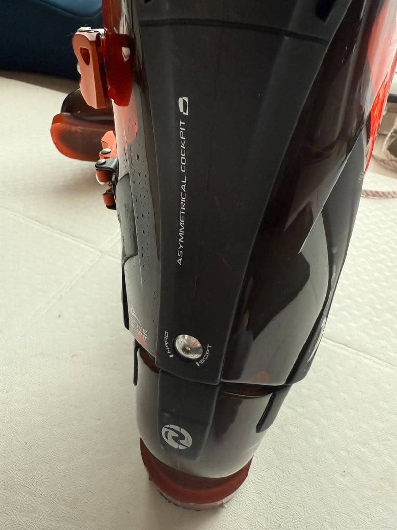 A*L様 ロシニョール スキーブーツ　27.5cm 黒 オレンジ