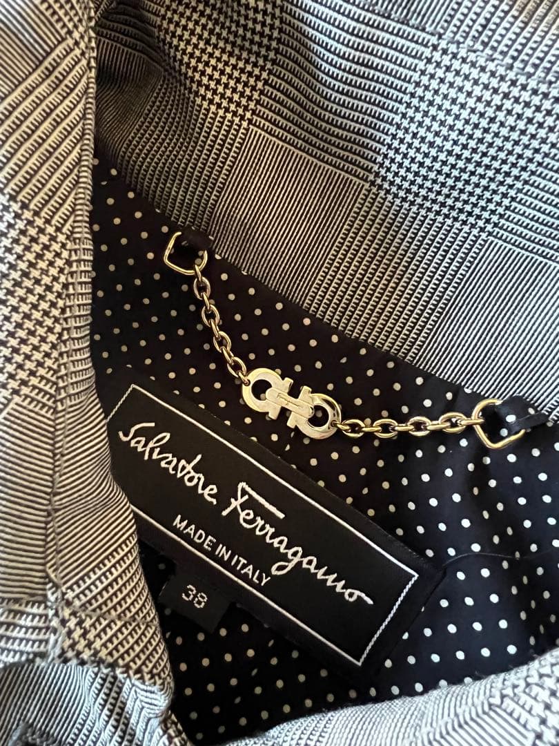 試着のみ　Salvatore Ferragamo ウールトレンチコート