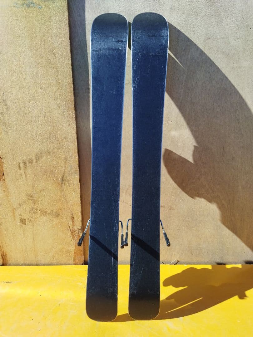 xt23　ROSSIGNOL　ロシニョール　SIN99 ショートスキー　黒