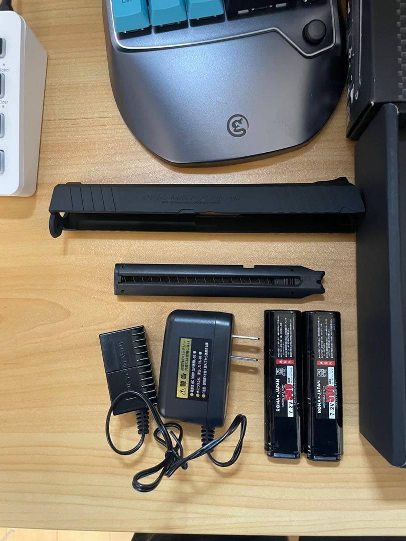 東京マルイ HI-CAPA E 電動ガン　バッテリー充電器　カスタムスライド