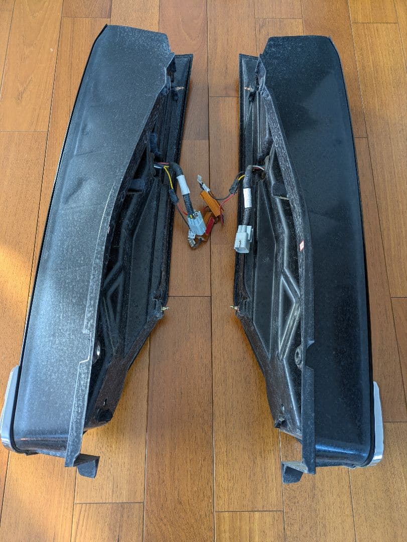 80系ヴォクシー/ノア/エスクァイア　クリスタル ファイバーLEDテール