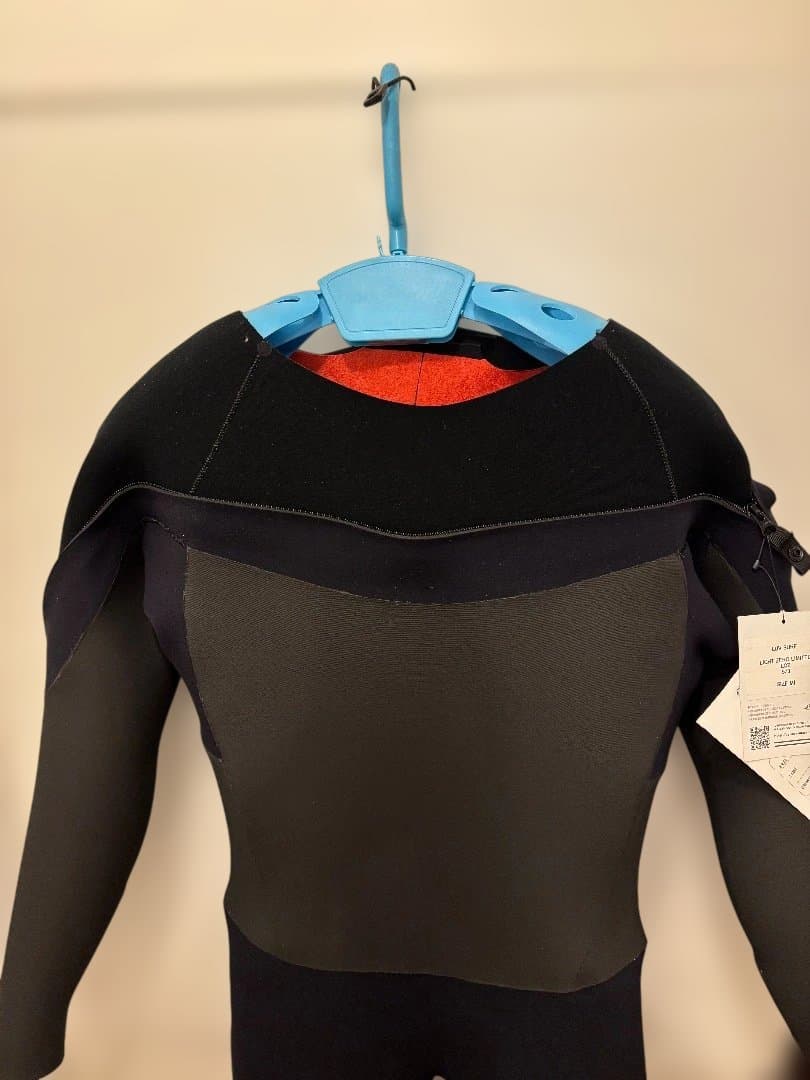 2025−2026 CYBER ウエットスーツ セミドライ 5✕3 MLサイズ