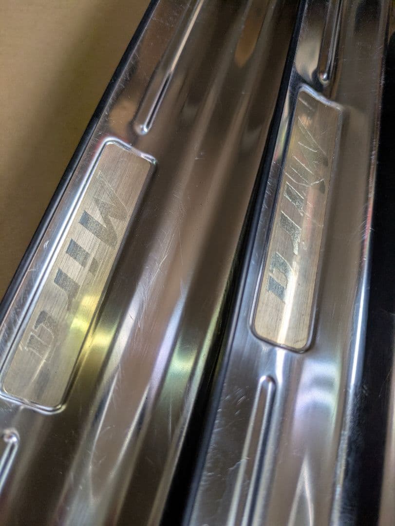 ダイハツ　ミラジーノ　ミラ　L700S　メッキ　スカッフプレート　1台分