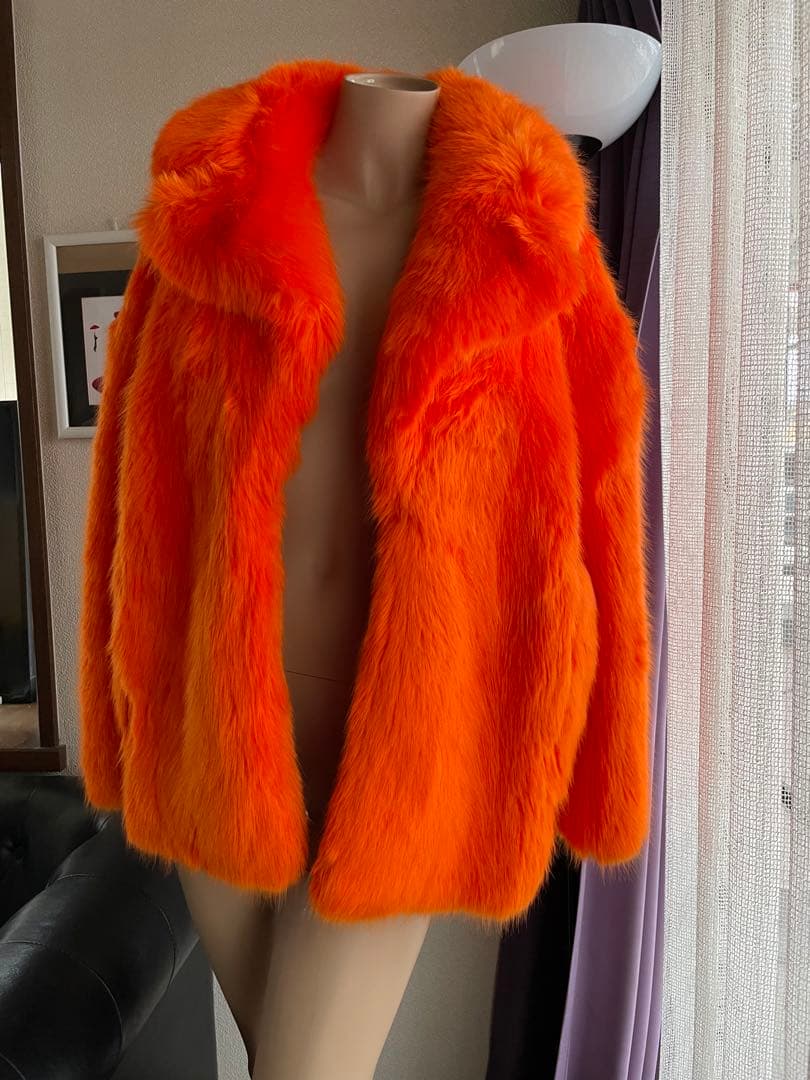 値下げ。希少ダイアンフォンファスティンバーグ新品タグ付きファーコートイエロー