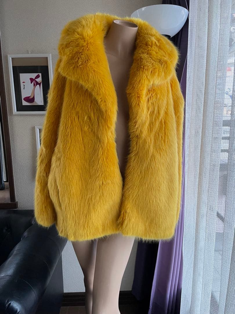 値下げ。希少ダイアンフォンファスティンバーグ新品タグ付きファーコートイエロー