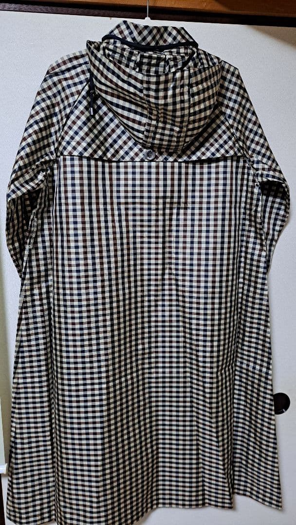 【新品未使用】アクアスキュータム トレンチ風レインコート　LLサイズ