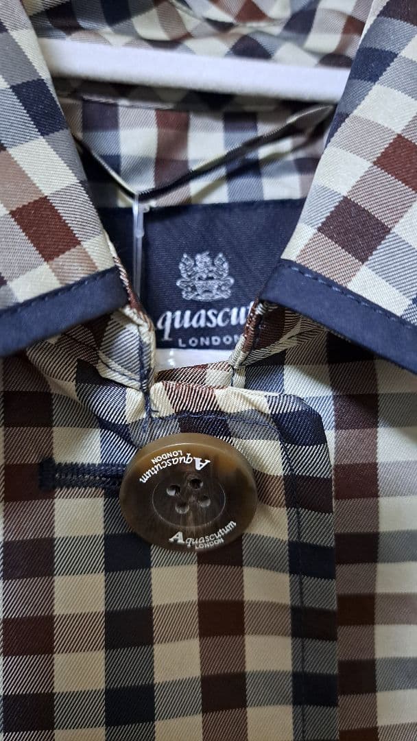 【新品未使用】アクアスキュータム トレンチ風レインコート　LLサイズ