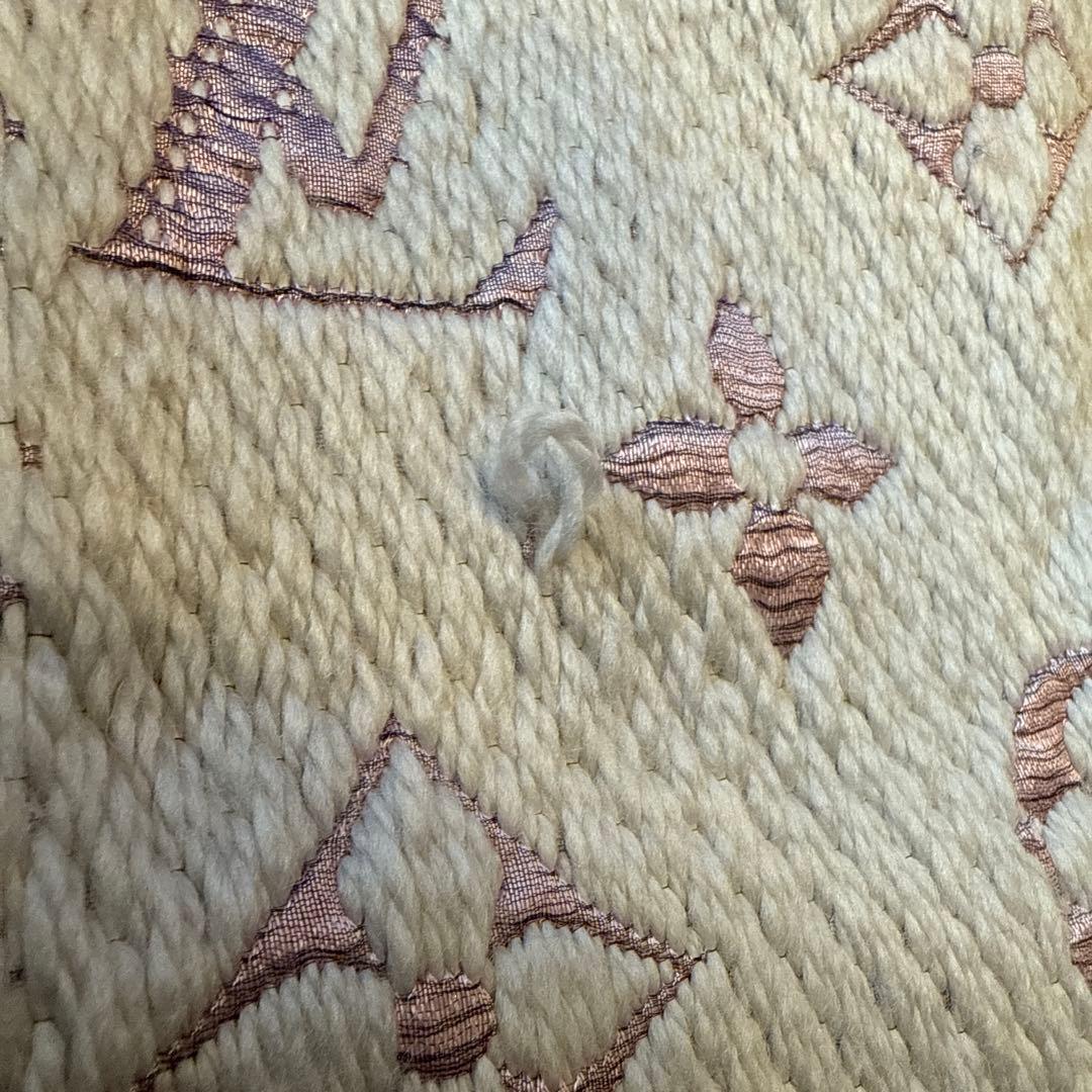 【さくら】Louis Vuitton マフラー　ロゴマニア　限定カラー