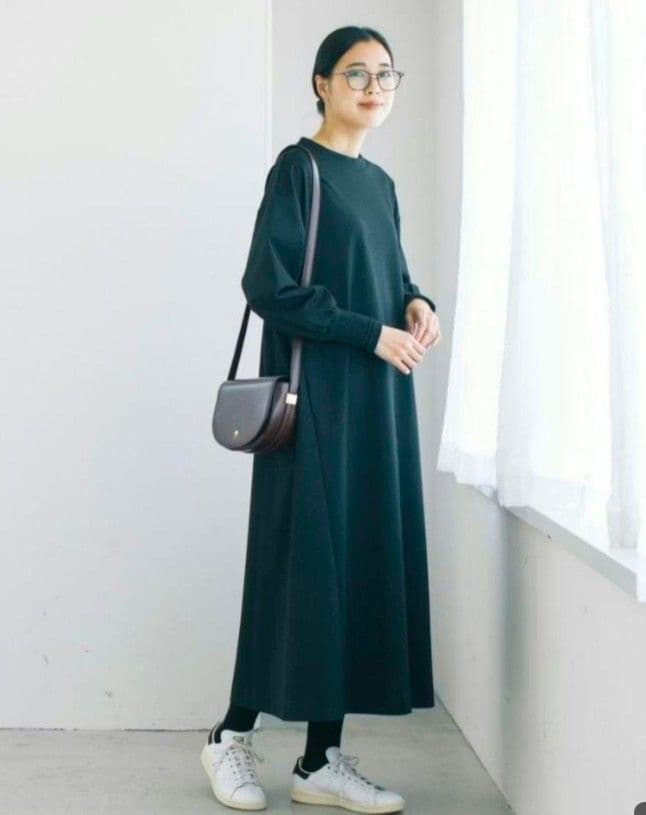 ☆土日限定価格☆北欧暮らしの道具店 　ポンチ素材のワンピース　ブラック　Мサイズ