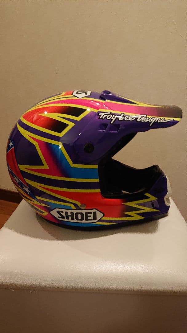 SHOEI トロイ・リー・デザイン ヘルメット デーモンブラッドショーモデル