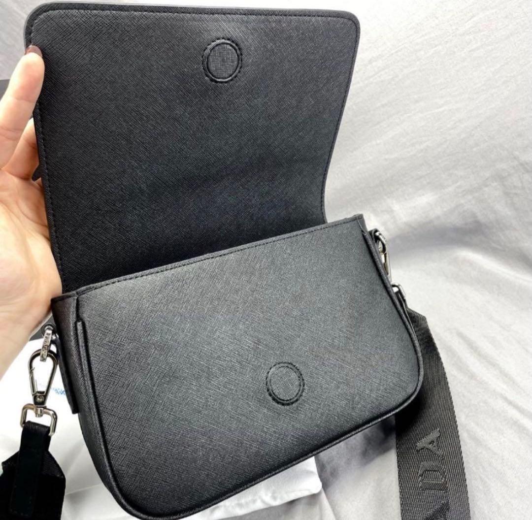 PRADA サイファーノレザー　ショルダーバッグ