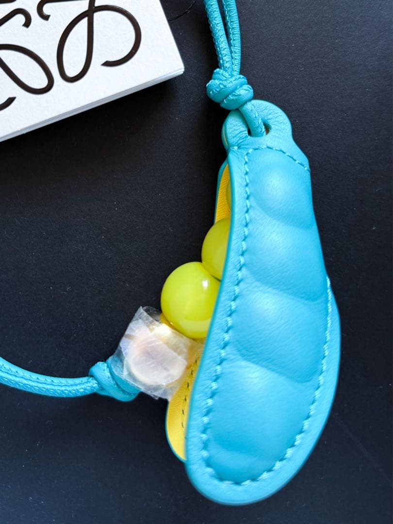 LOEWE ピーポッド チャーム（クラシックカーフ）
