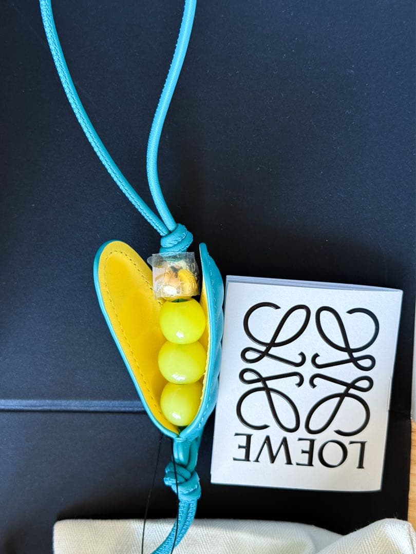 LOEWE ピーポッド チャーム（クラシックカーフ）