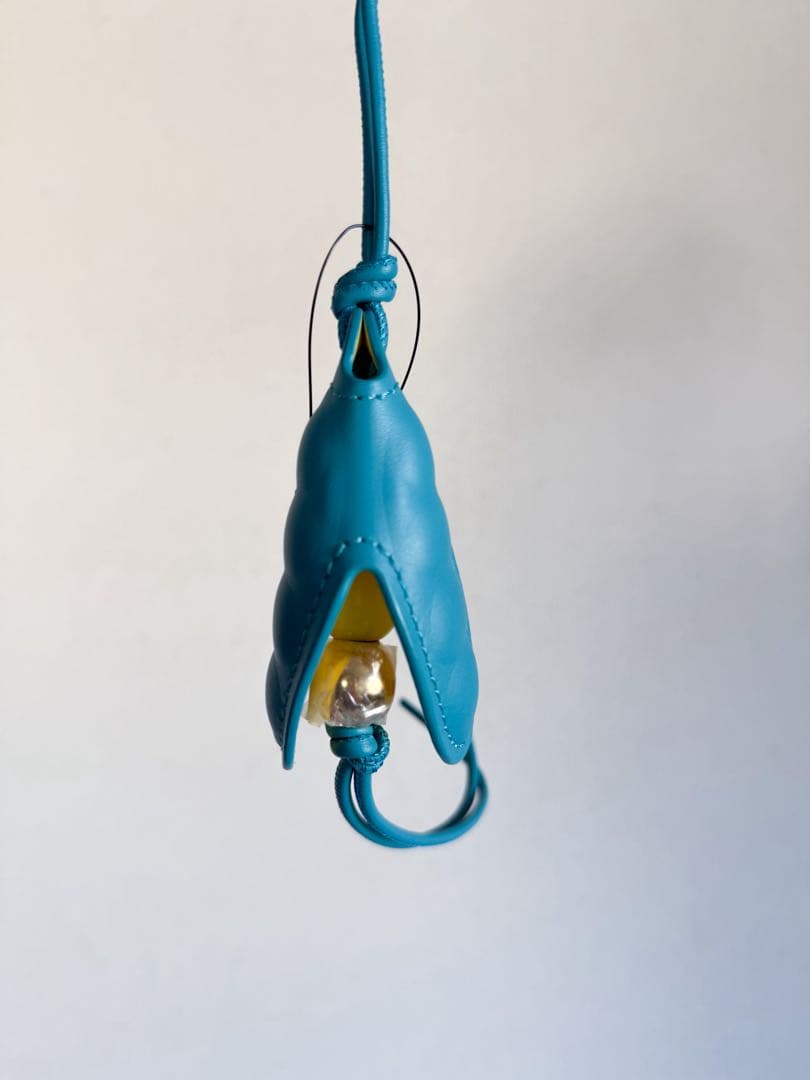 LOEWE ピーポッド チャーム（クラシックカーフ）