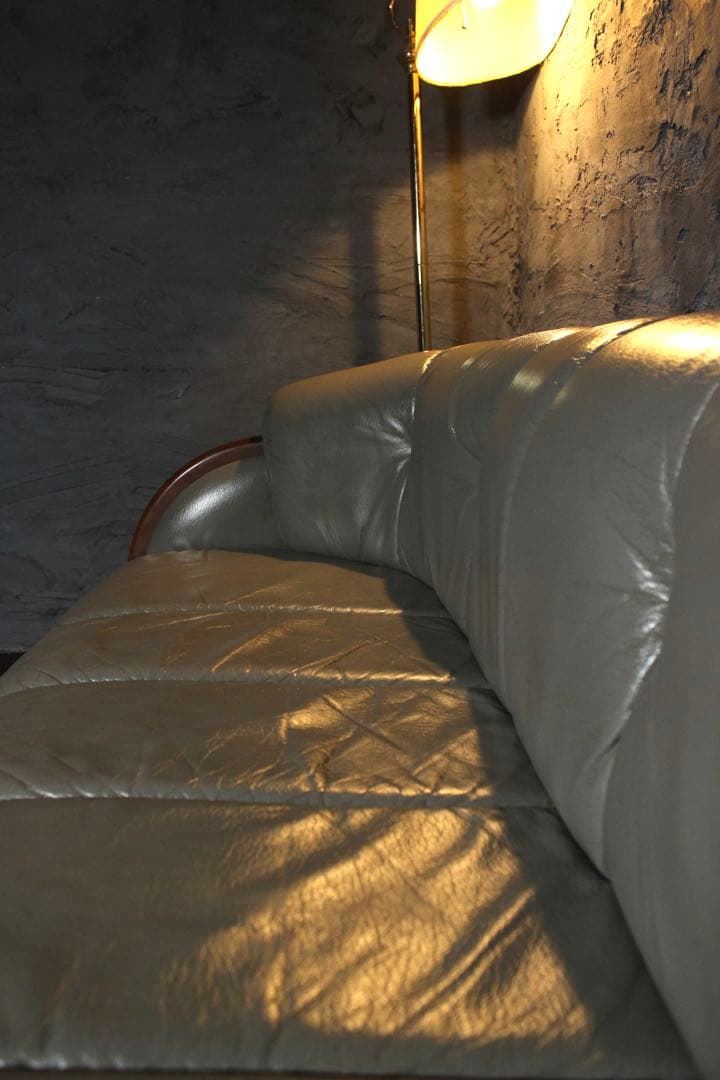 首都圏送無料〜オールドカラー&デザイン　本革　オーク肘掛け　3人掛け　美　ソファ