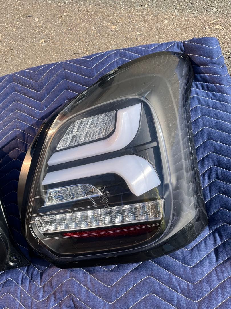 zc33s VALENTI ジュエルLEDテールランプREVO