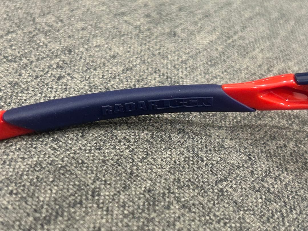 Oakley オークリー　RADARLOCK レーダーロック レッド/ブラック