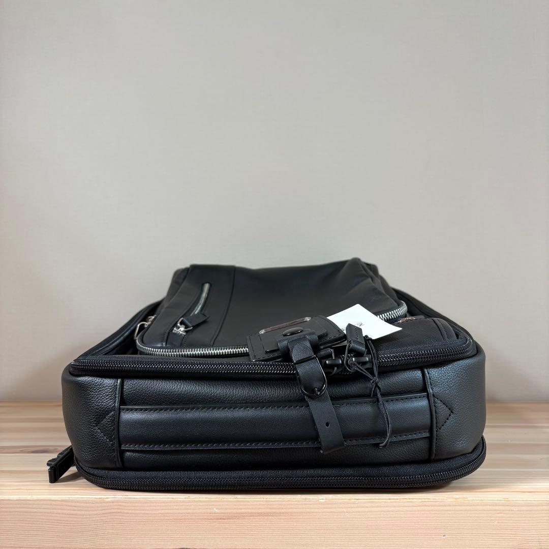 新品　ZERO HALLIBURTON レザー素材　バックパック リュックサック