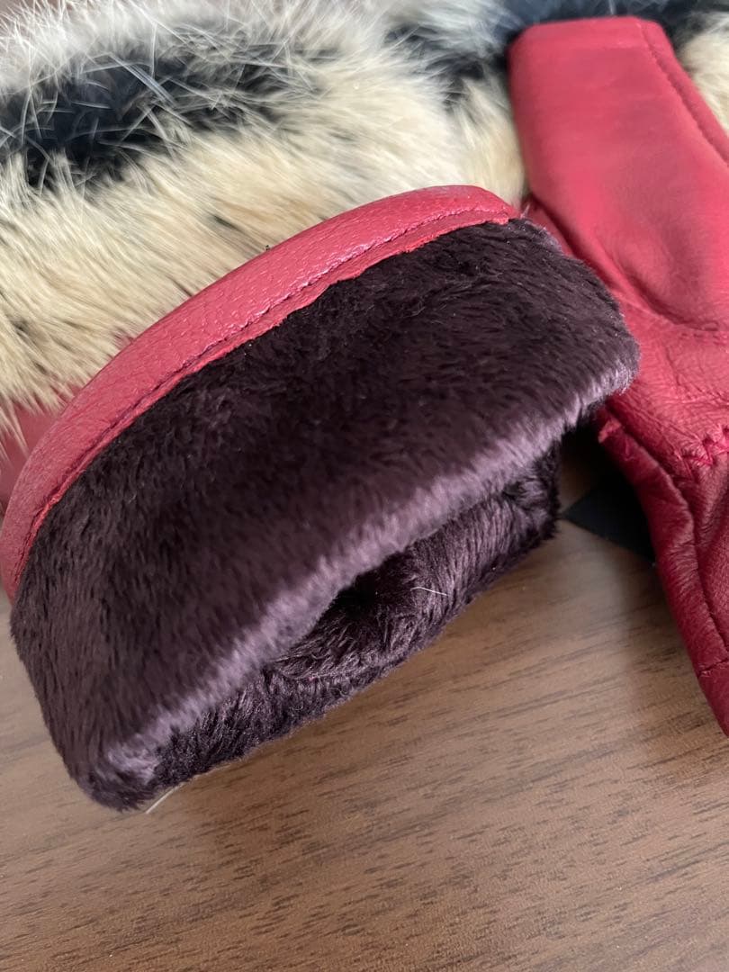 CHANEL 赤 レザー 手袋 ファー付き