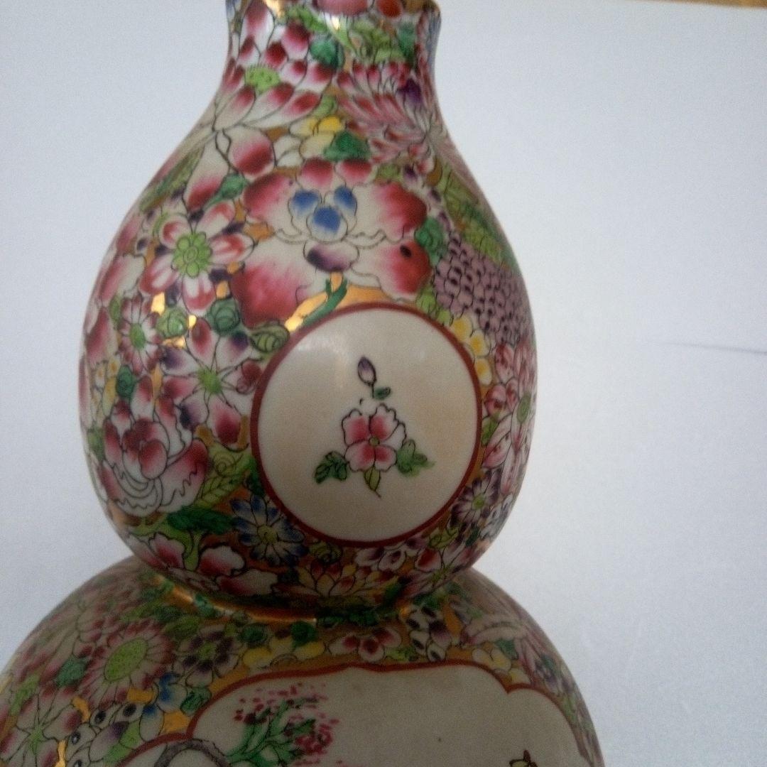 中国古玩　乾隆年製　粉彩色絵瓢箪型 美人絵　花瓶