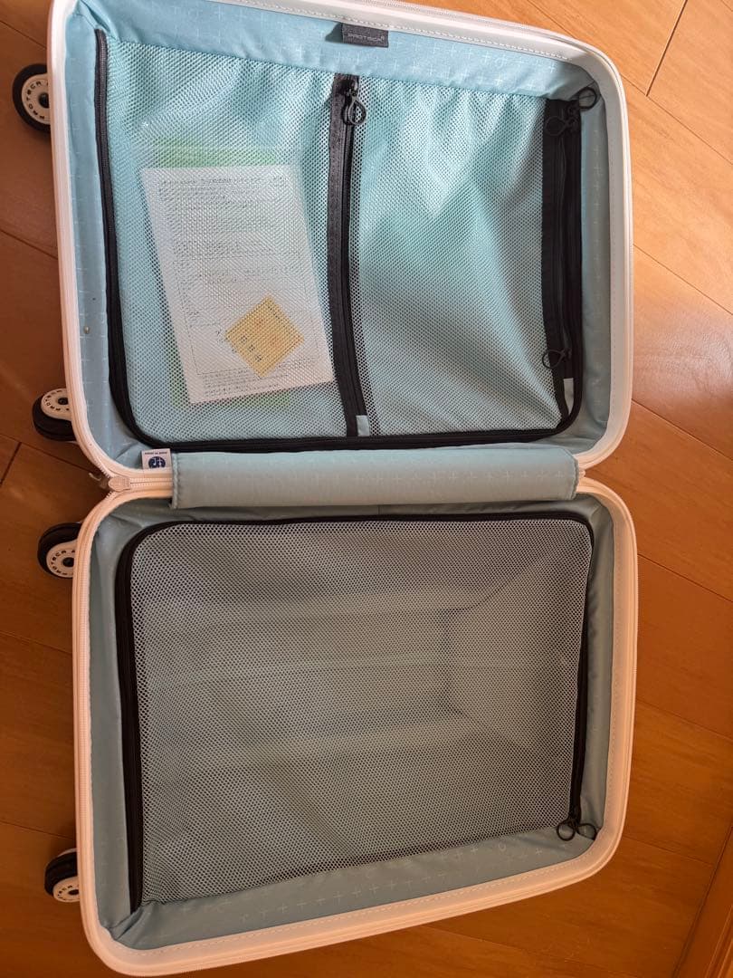 プロテカ　ホワイトキャリーケース 機内持ち込みサイズ