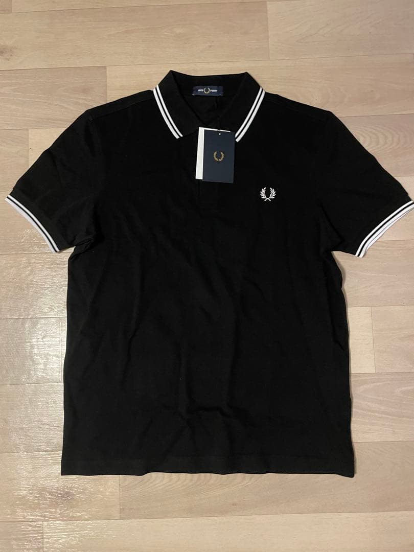 FRED PERRY ブラックポロシャツ 新品タグ付き