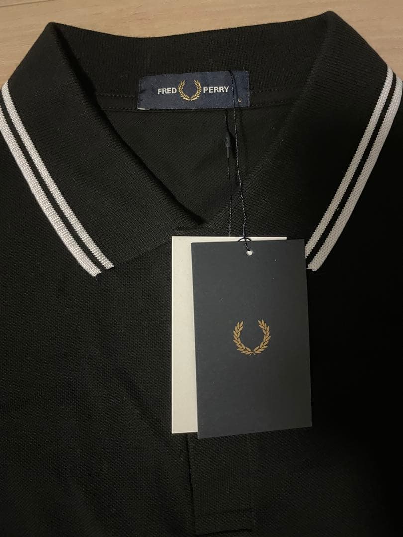 FRED PERRY ブラックポロシャツ 新品タグ付き