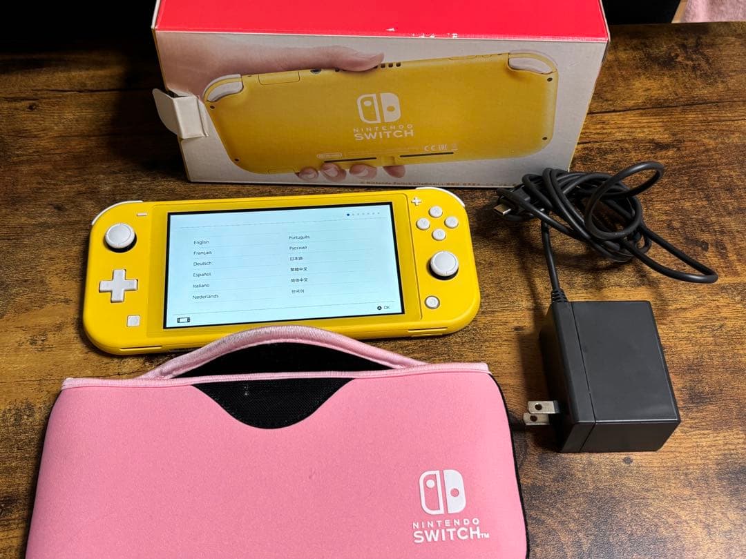 爽*茶様 Nintendo Switch Lite イエロー 本体 【動作確認済