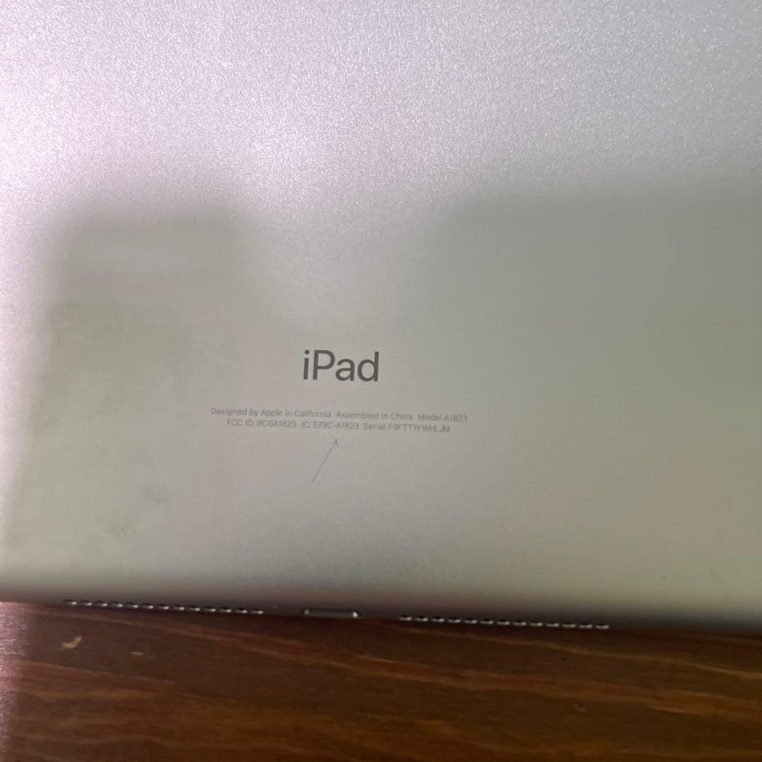 ア*ン様 Apple アップル　iPad 本体　第6代　128G