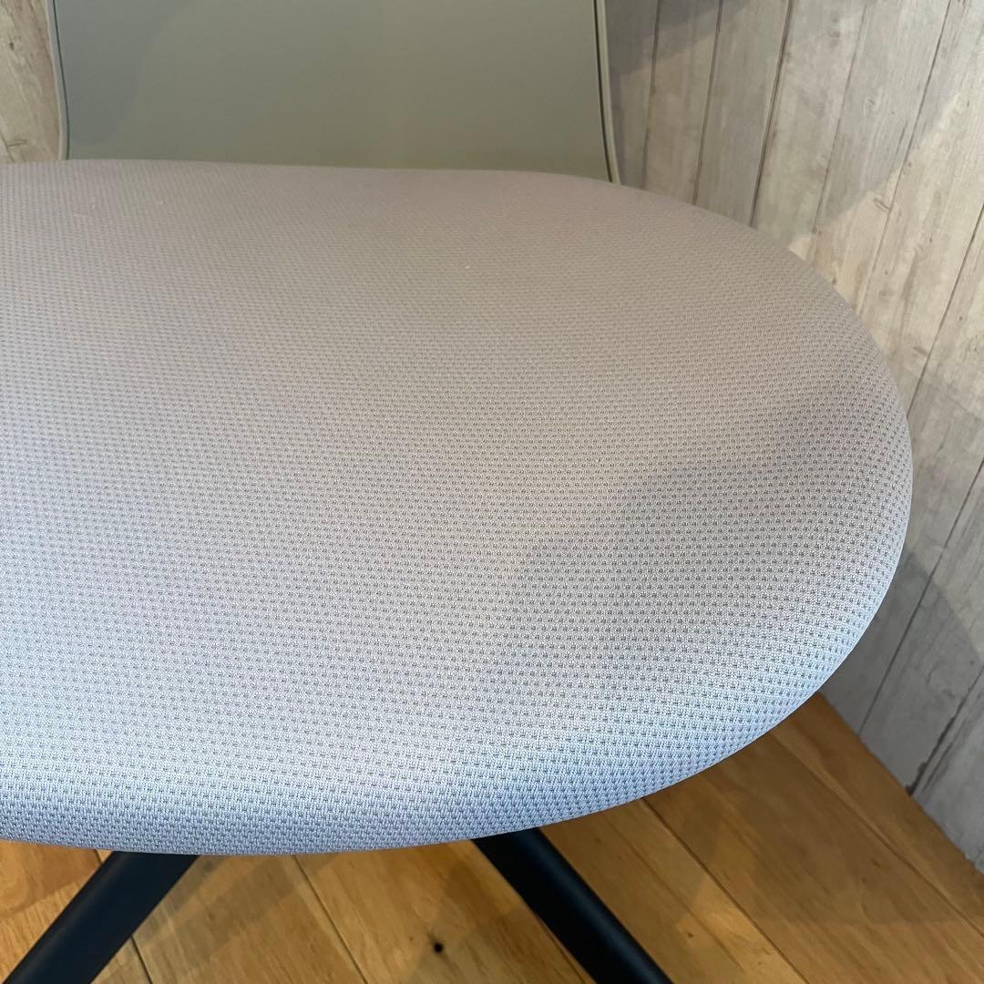 コクヨ ingLIFE イングライフ 4本脚／ミディアムグレージュ