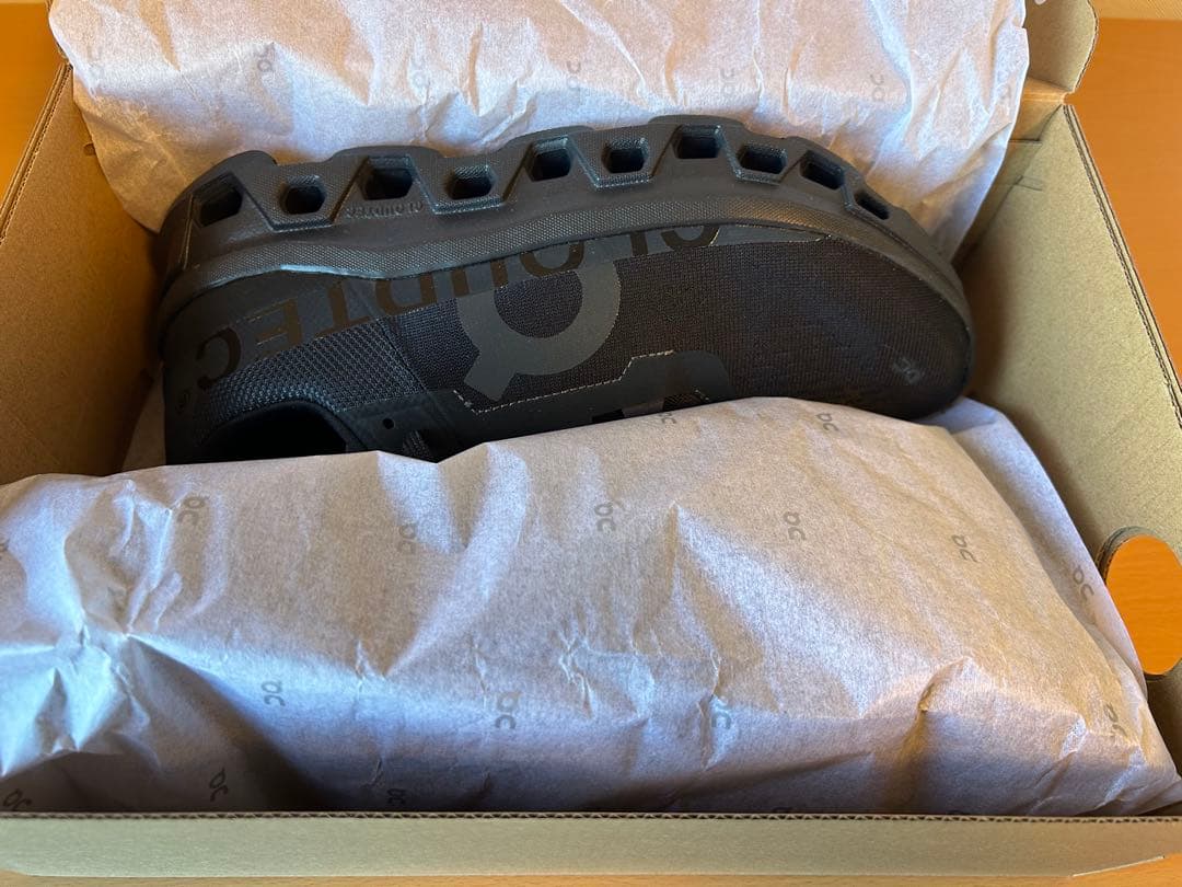 On メンズ Cloud 6 Waterproof ランニングシューズ 新品