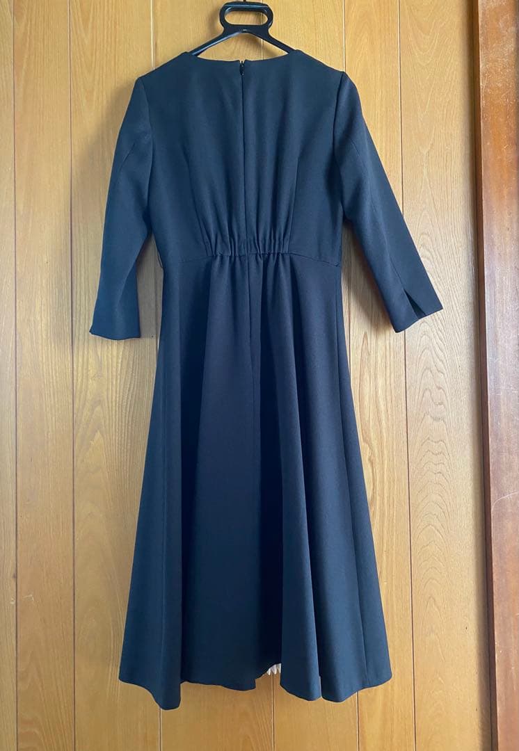 【送料込】ストロベリーフィールズセンタープリーツワンピース黒　佳子様　卒業入学式