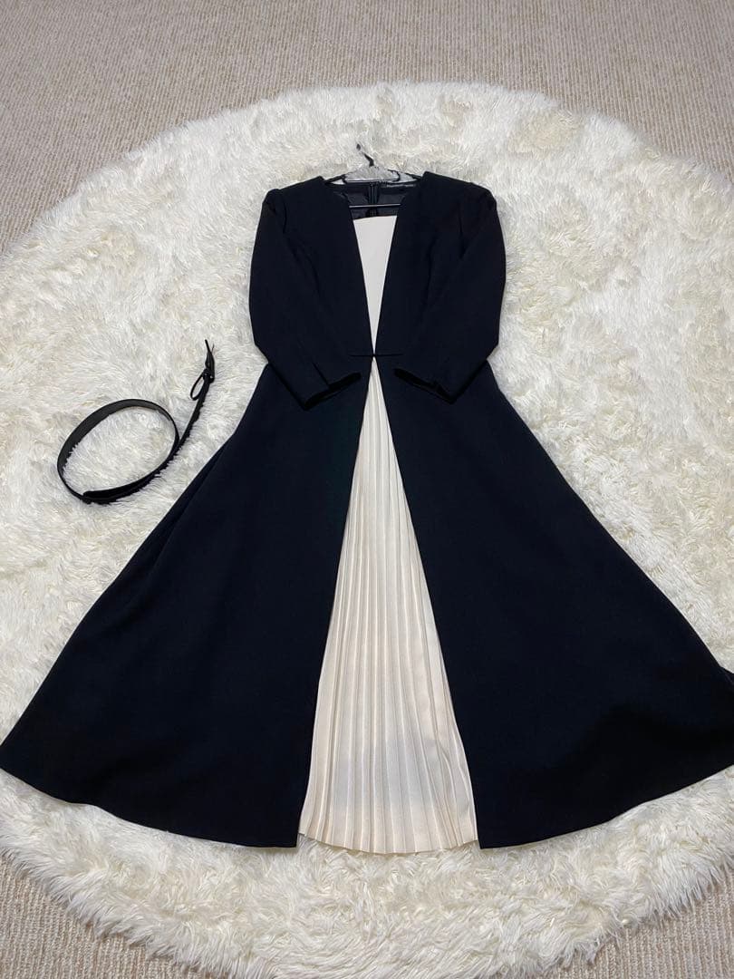 【送料込】ストロベリーフィールズセンタープリーツワンピース黒　佳子様　卒業入学式