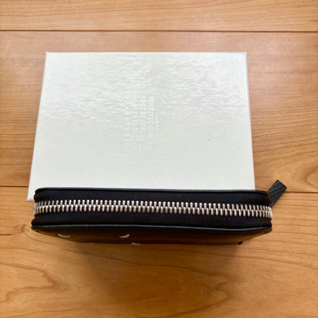 まる　メゾンマルジェラ　ラウンドジップウォレット