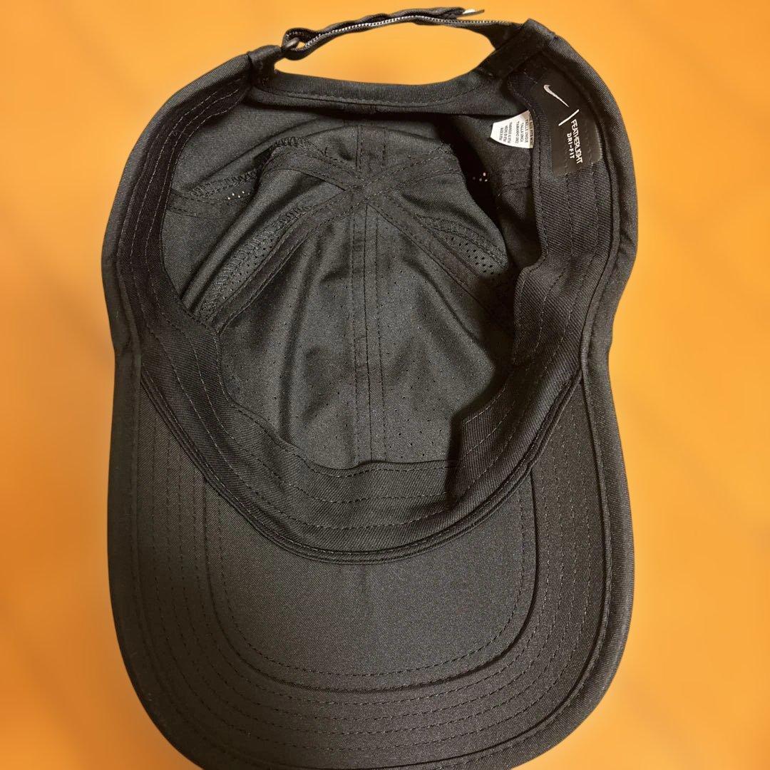 極美品　ナイキ　大阪なおみサインプリント入り　テニスキャップ　ユニ1サイズ