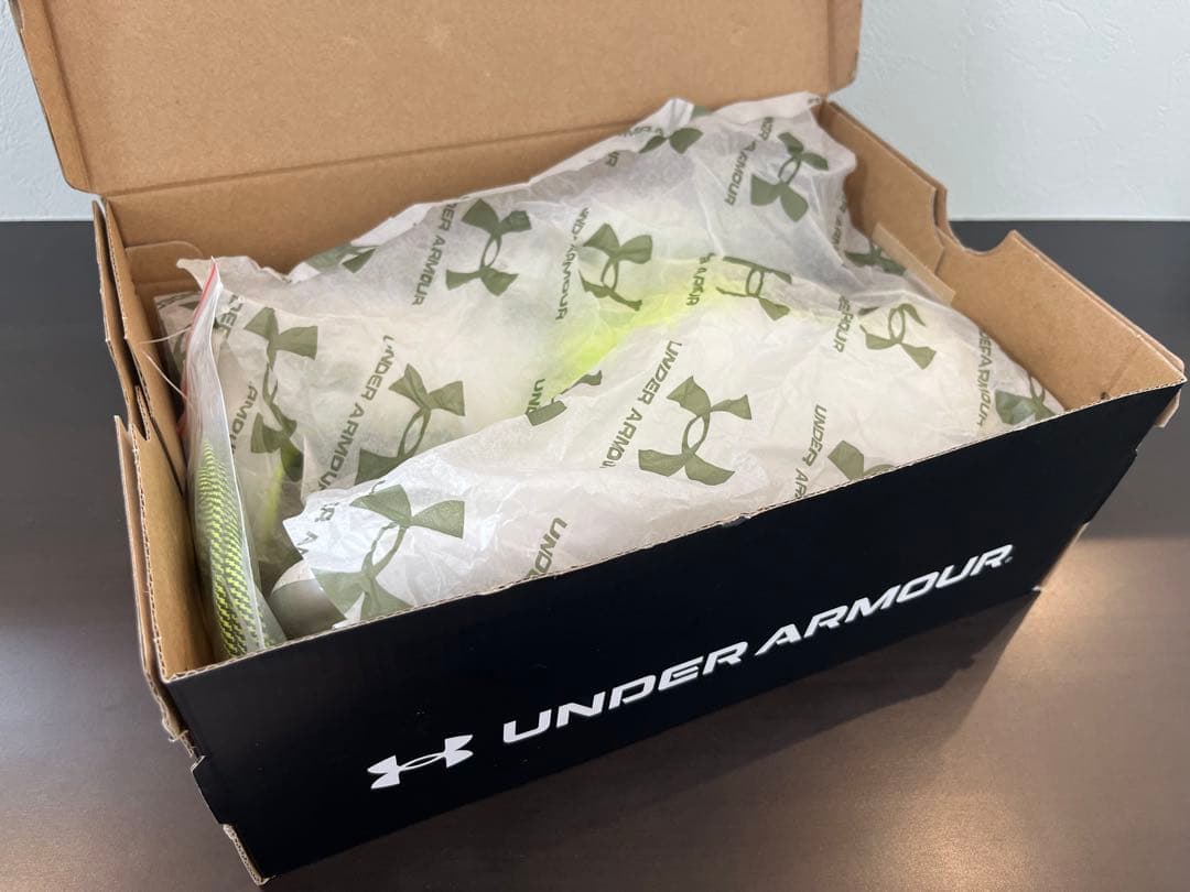 【新品未使用】Under Armour マグネティコ　エリート　スパイク