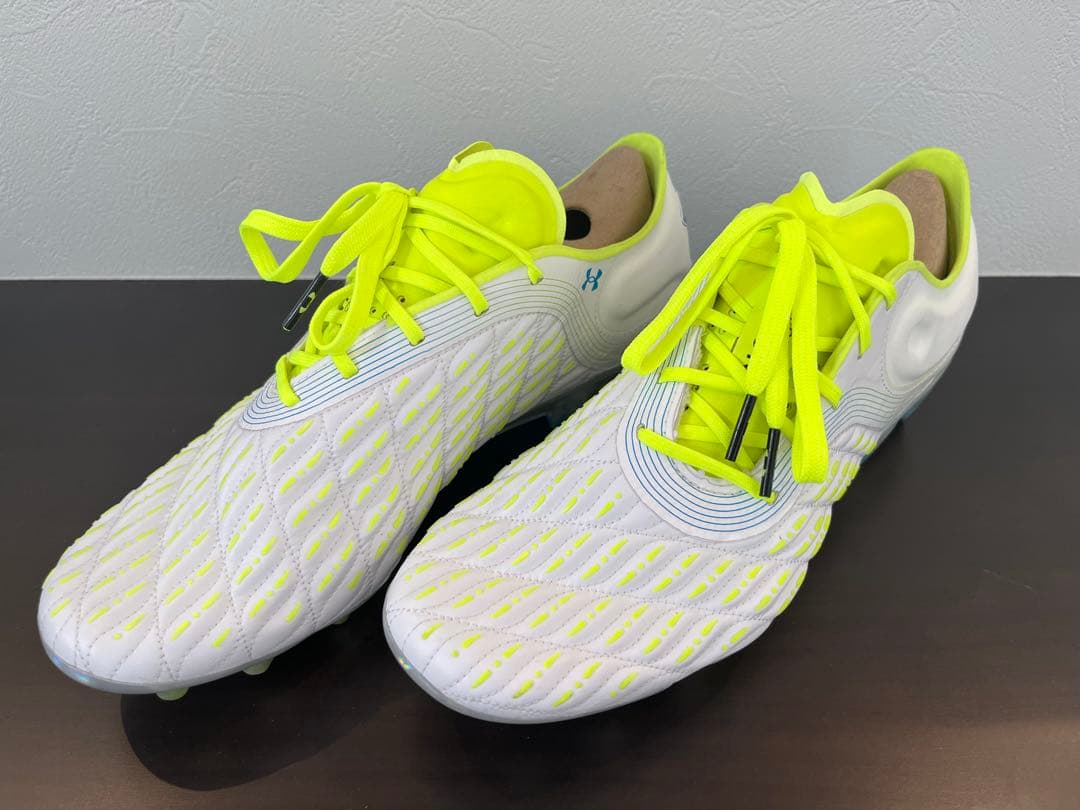 【新品未使用】Under Armour マグネティコ　エリート　スパイク