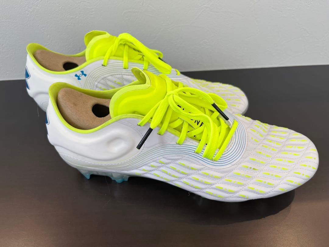 【新品未使用】Under Armour マグネティコ　エリート　スパイク