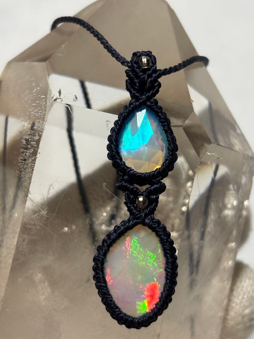 ◆ダブル オパール◆マクラメ編みペンダント